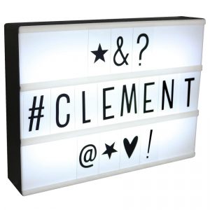 La liste des cadeaux #viedeparents chez Clément Vie de Parents La boîte lumineuse avec lettres