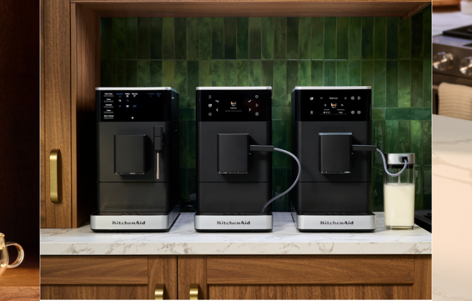 Café glacé simplifié : machines à espresso entièrement automatiques de KitchenAidMD avec mode café glacé