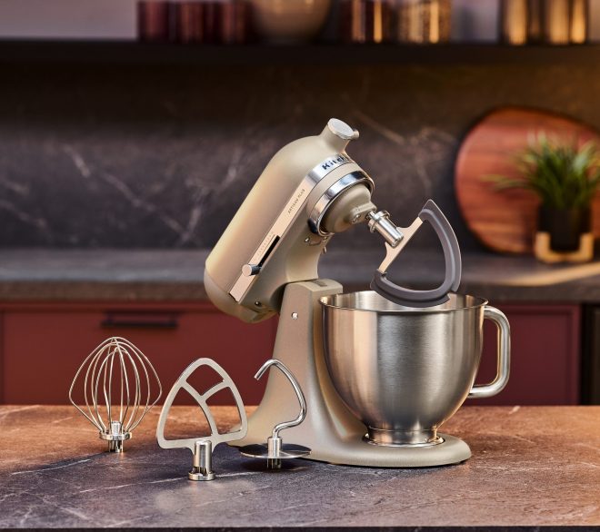Le nouveau batteur sur socle Artisan® Plus de KitchenAid® : l'innovation rencontre le plaisir de cuisiner!